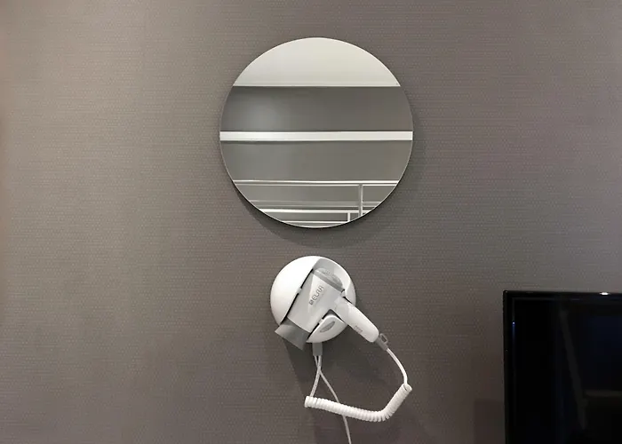 Hotel Mini Insa 2*